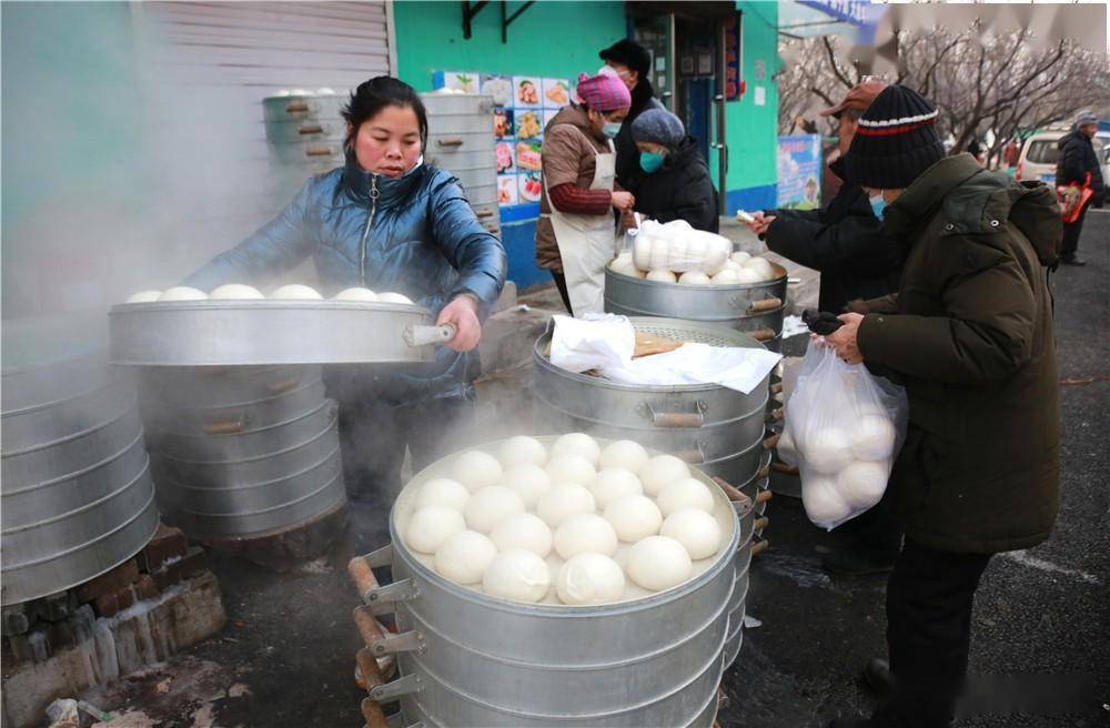 沈阳:馒头蒸蒸日上年味足