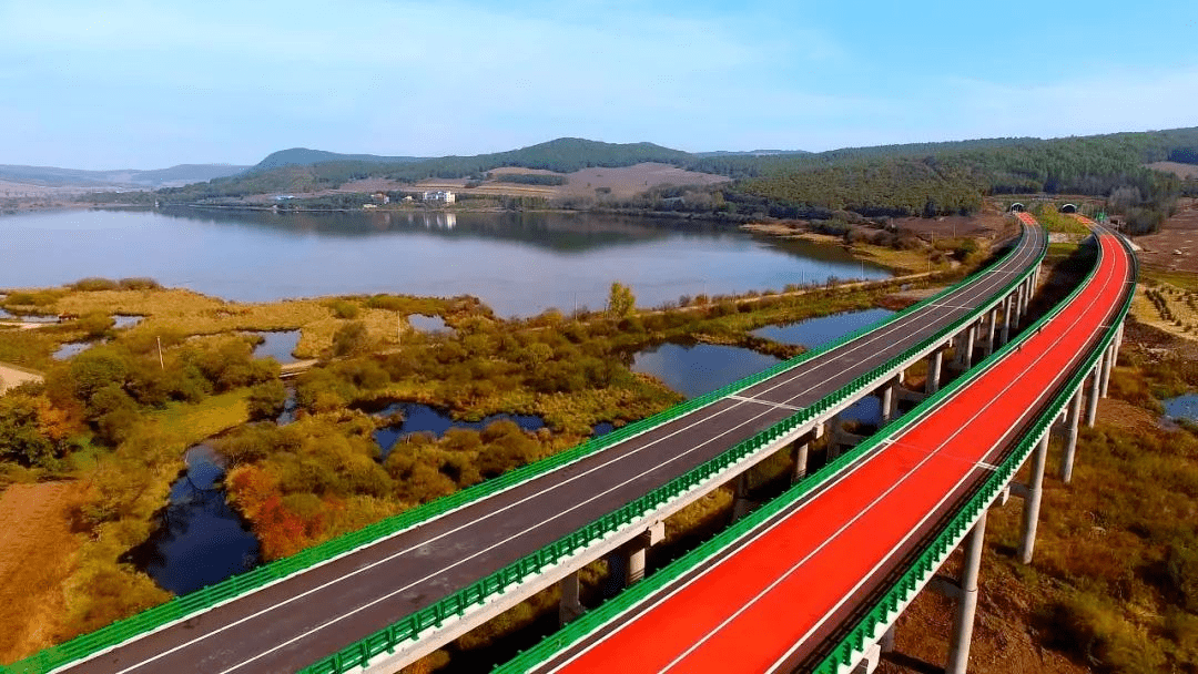 鹤大高速风景图片