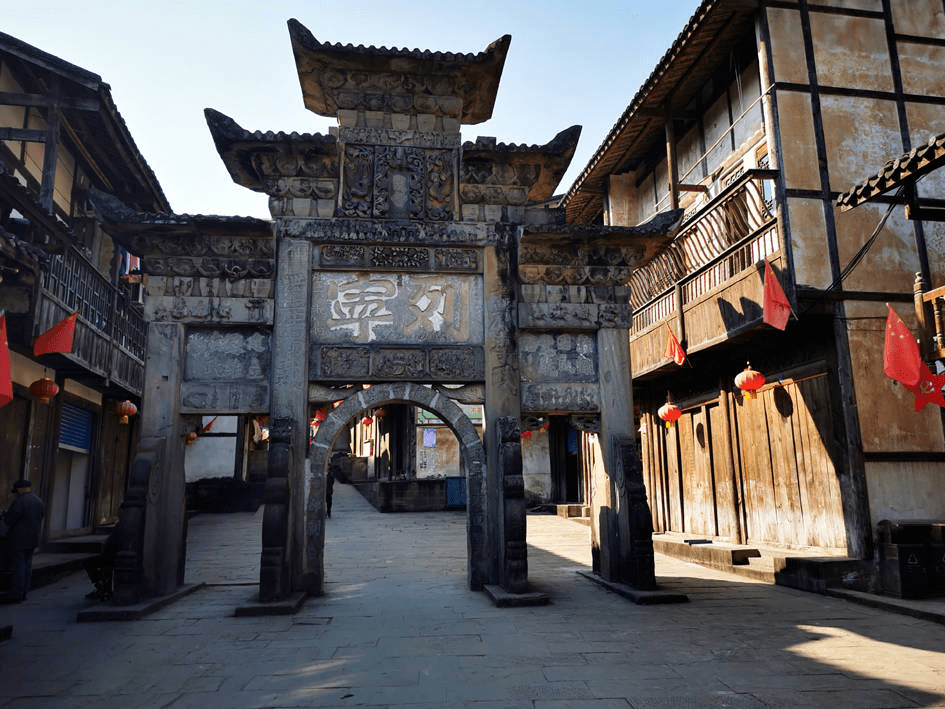 達州市達川區福善鎮全國三教文化旅遊勝地國家aaaa級旅遊景區真佛山