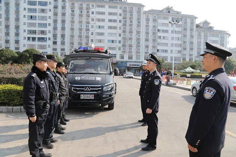 公安局党委书记,局长甘家科到指挥中心,政府广场执勤点,蒙山镇派出所