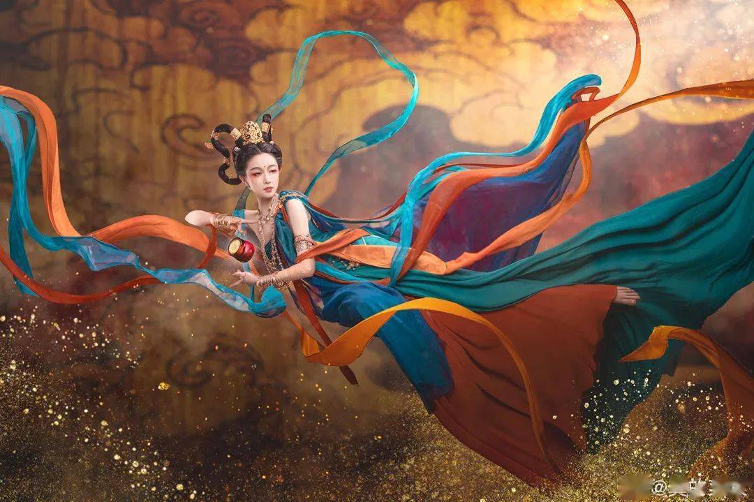 清华美女学霸cos敦煌菩萨火出国,竟被印度人奉为神!_飞天_造型_壁画