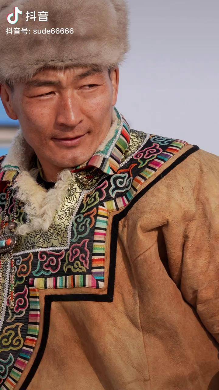 你们 乌力吉巴特尔 男神来了 骑马 打马印 训马 忙 蒙古搏克 蒙古汉子