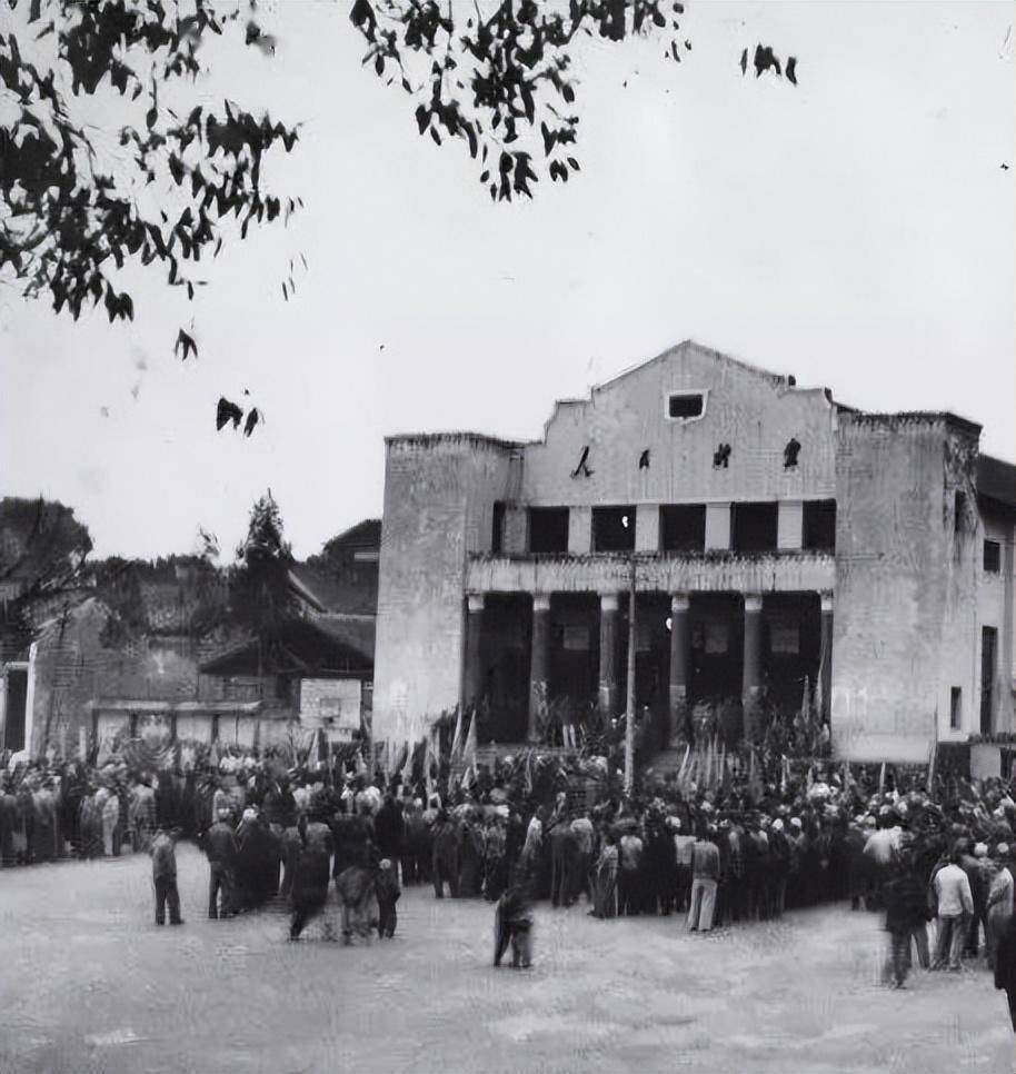 老许昌记忆:行署礼堂,地委礼堂,军分区礼堂_电影_向东_连队