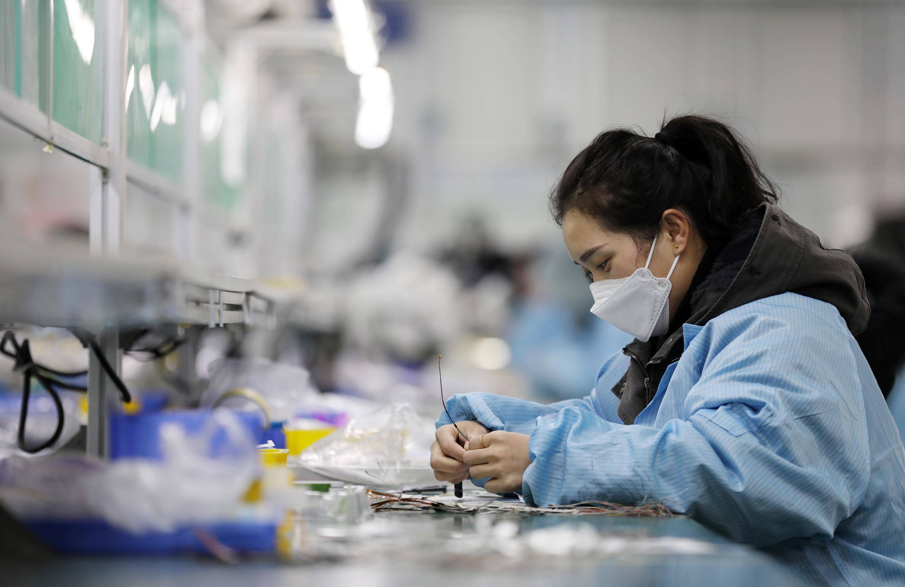 (社会)节后开工生产忙_新华社_工人_作业