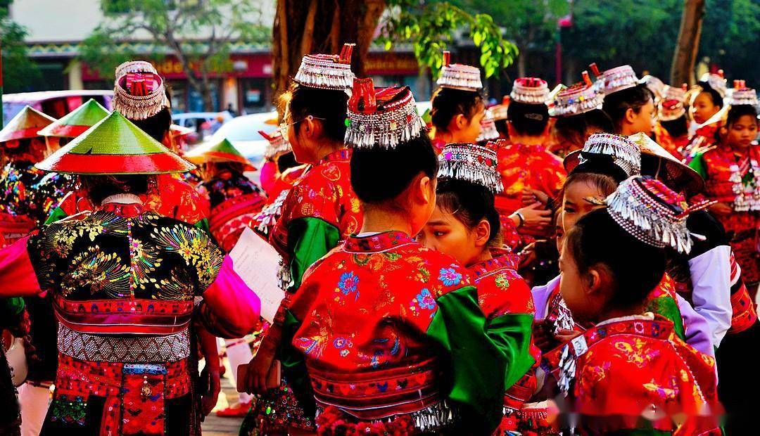 傣族花街节图片