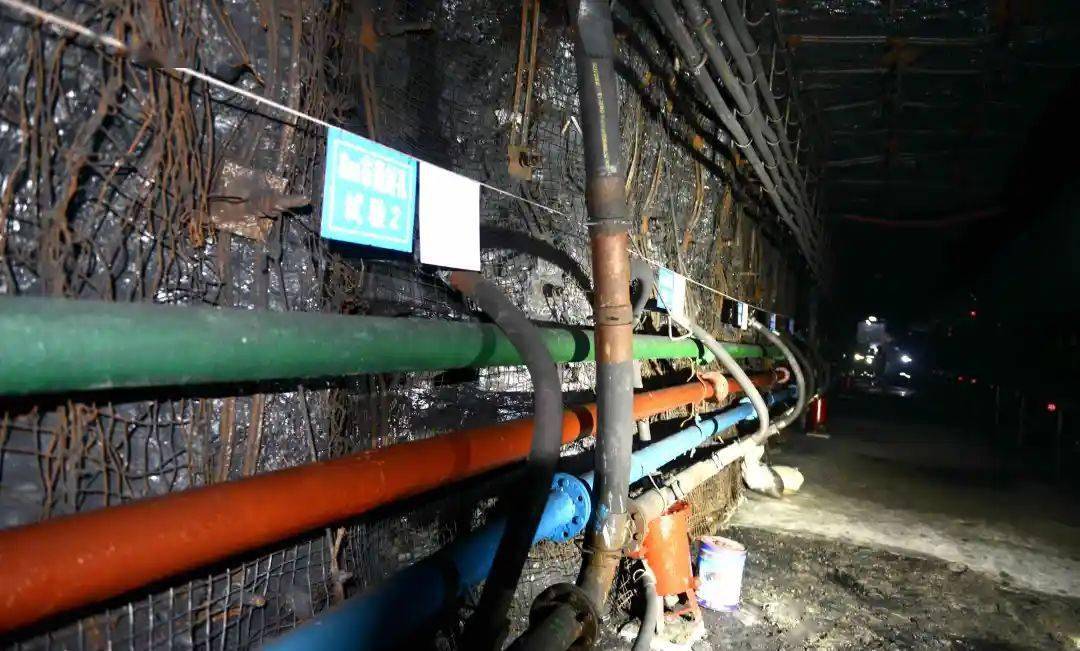 余吾煤业:打钻零空白 抽采零盲区_施工_瓦斯_区域