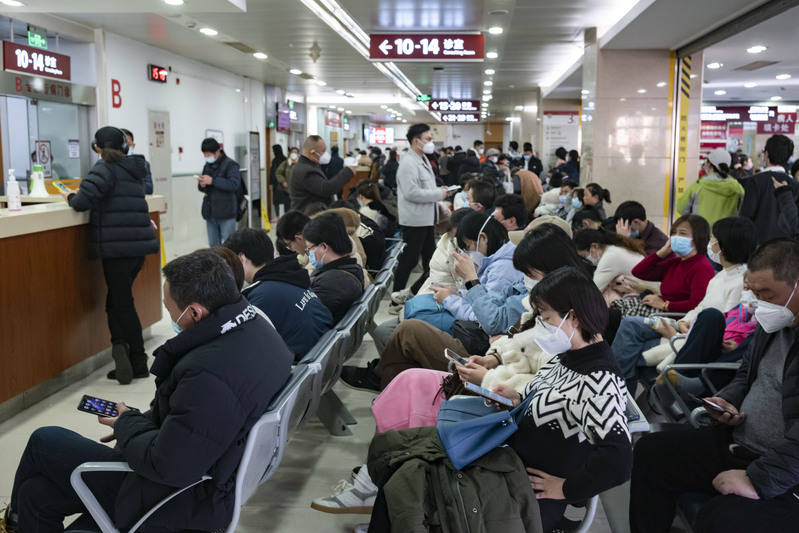 上海医院就诊人群有变化:日均专科门诊量持续攀升_市民_患者_候诊