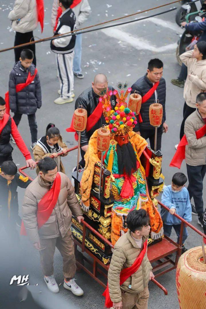 棉湖春社「方厝寨」游神"元宵未过,年未过",元宵是潮汕地区的"另一个