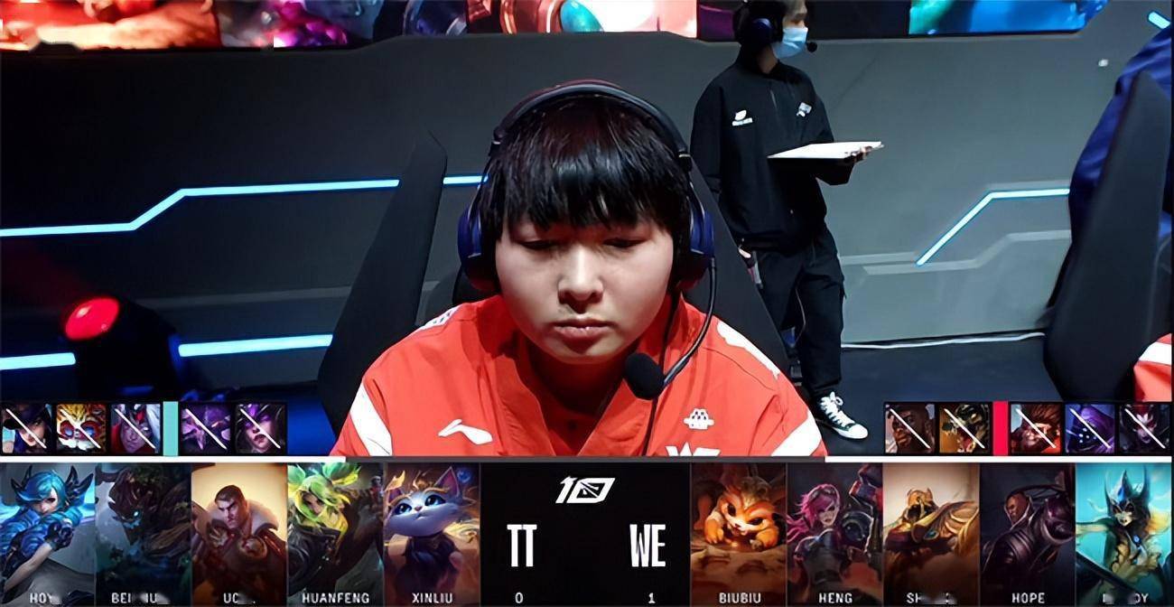 lol-lpl:shanks阿兹尔狂沙猛攻怒斩四杀,we直落两盘2-0击败tt_大树