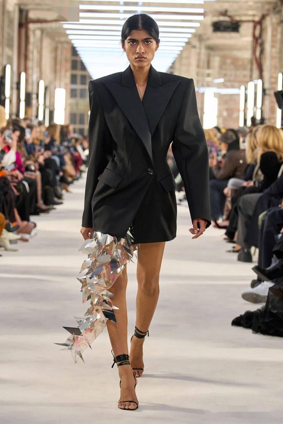 秀场| alexandre vauthier 2023 春季高级定制时装秀