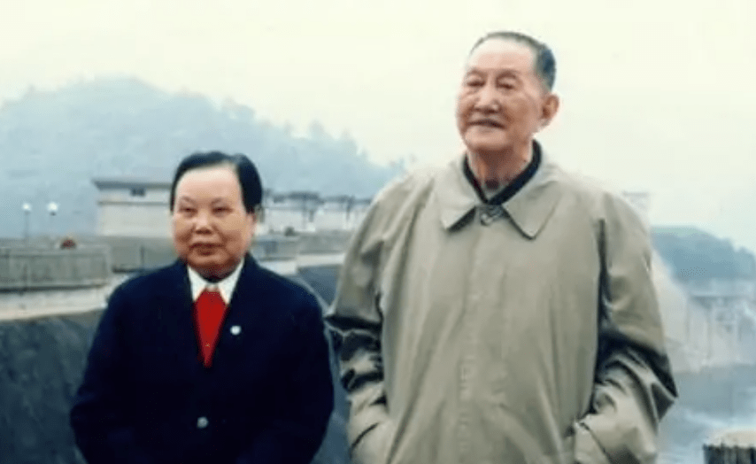 【红色记忆】略带苦涩的幸福回忆‖洪晓狮_父亲_孩子_百姓