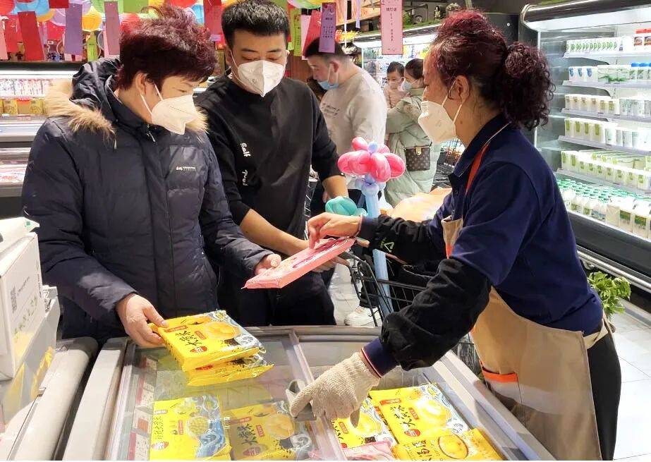 元宵节将至 超市汤圆唱"主角"_伊犁_消费者_种类