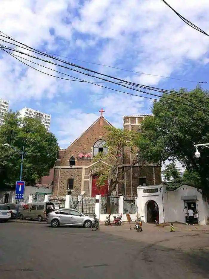 引义人:天津老建筑冈纬路教堂的历史