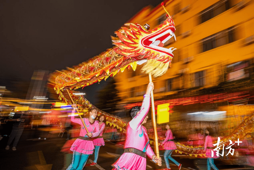 东莞：彩灯万盏元宵夜，再燃人世“炊火气”