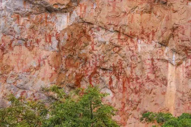 类世界遗产,崇左花山岩画,展现古代络越人的历史_图像_骆越人_宁明县