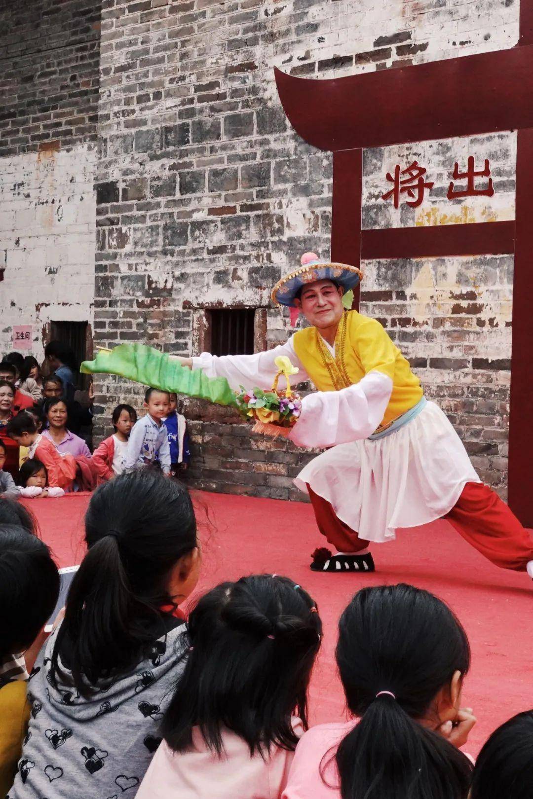靠水吃水",粤菜里生猛海鲜是大头,然而地处崇山峻岭中的韶关,却以山珍