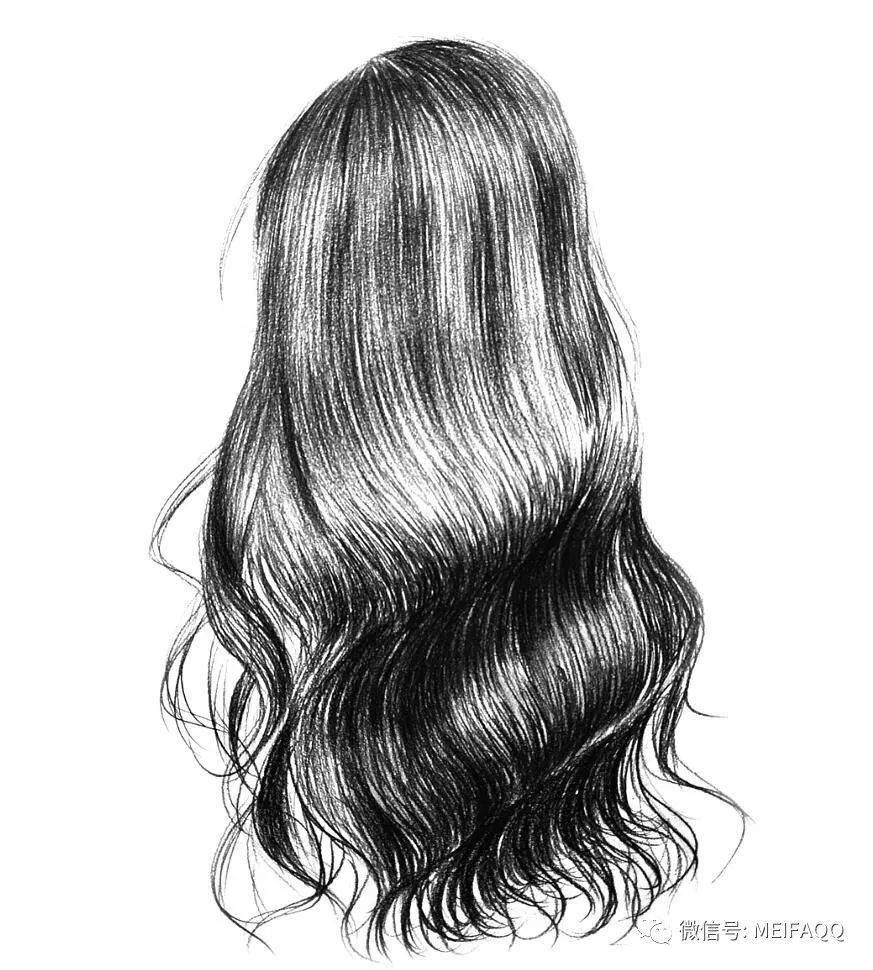 04 不断丰富线条后,用纸巾顺着头发的流向进行整体揉擦雾化处理.