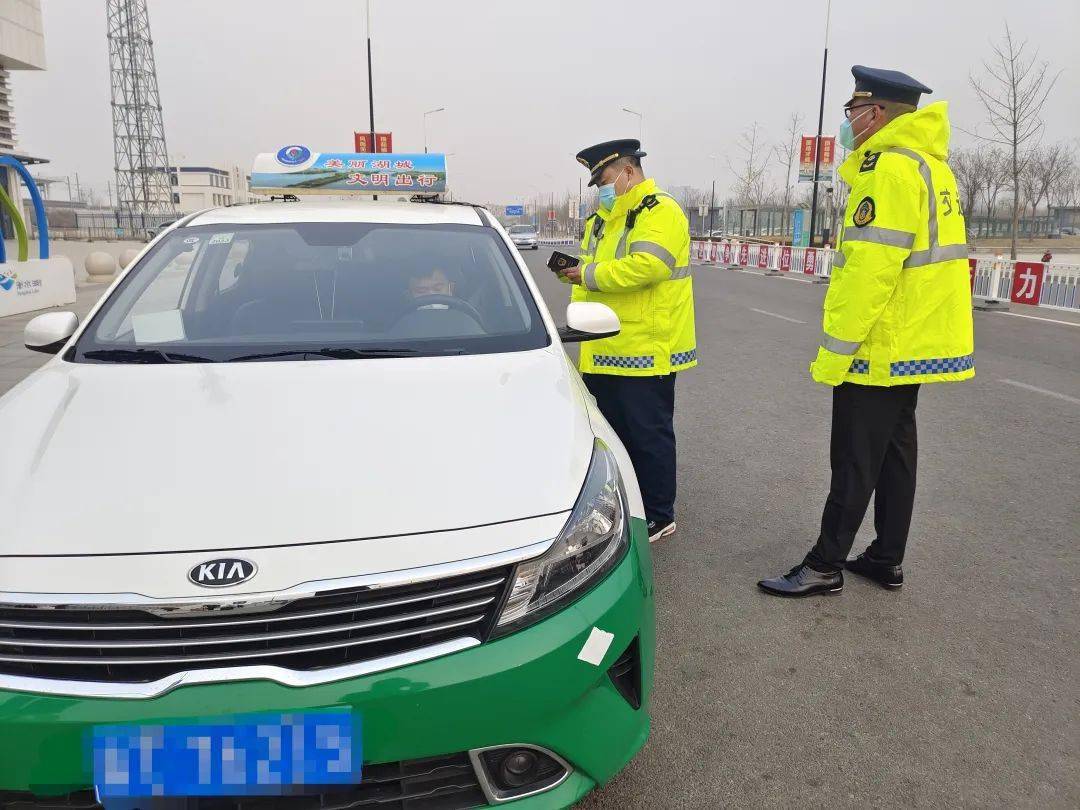 繞路,議價,不主動出具相應車費票據,以及無道路運輸證,無從業資格證