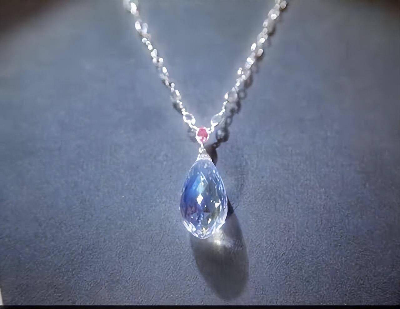 向太晒出"中国之星"钻石项链,价值八千万,名字背后隐藏深意_刘德华