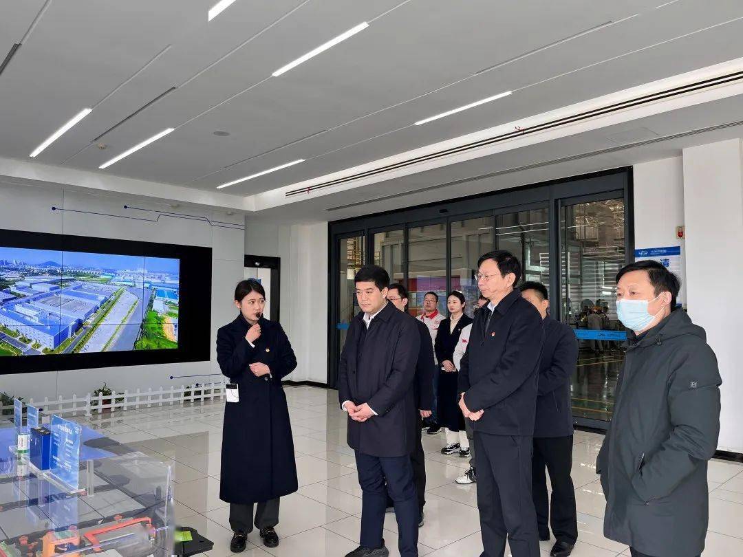 工作联席会议副召集人,市委副秘书长胡家宏介绍了我市中长期青年发展