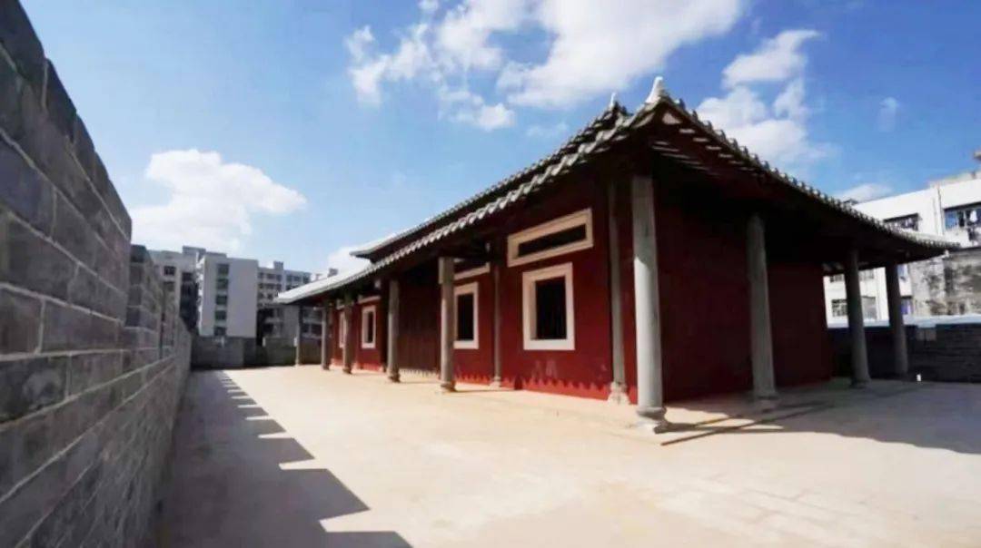 瓊臺福地建築保存古代風格,雕樑畫棟,雄偉壯觀,文化氛圍濃厚.