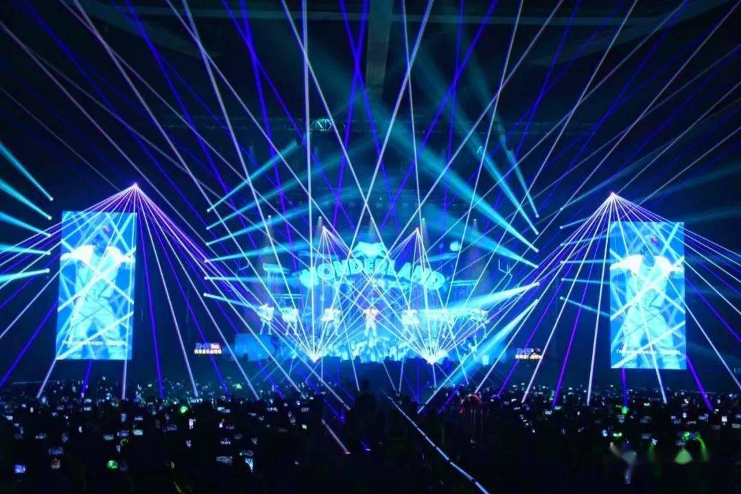 2023黄明昊"贾想世界"广州场演唱会如约而至_音乐_舞台_升降