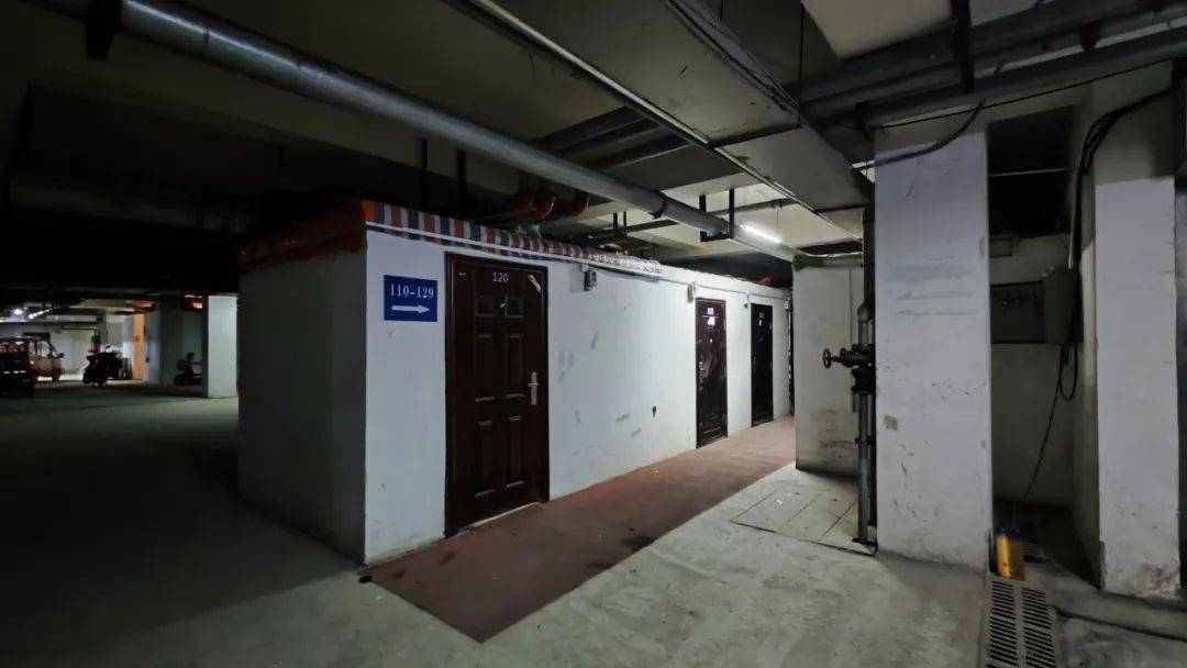 交付8年多!镇江这一小区被爆地库不开放,私建储藏室买卖