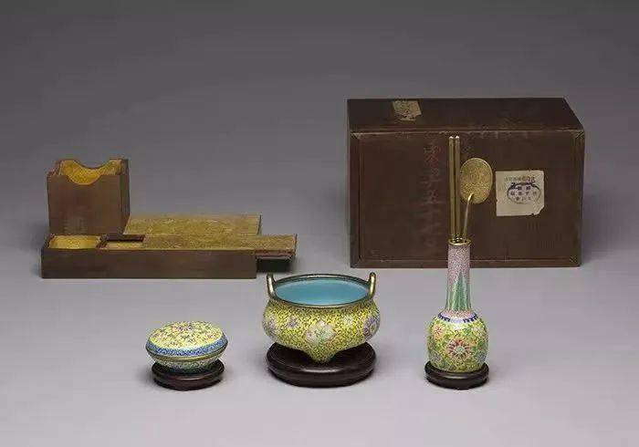 中国古美術・旧蔵の双魚耳香炉・8x16cm・茶道具・案頭・置物・文房具・香道具 中国古美術・旧蔵の双魚耳香炉・8x16cm・茶道具・案頭・置物