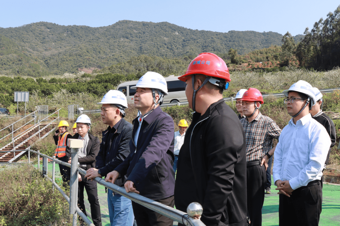 2月13日上午,长泰区委书记胡滨带队深入陈巷镇,马洋溪生态旅游区等地