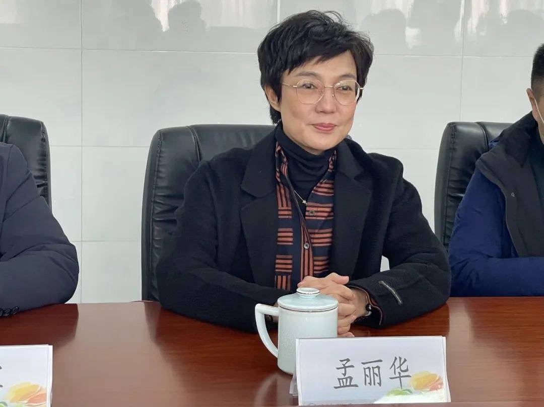 白朗县委常务副县长李东,白朗县乡村振兴局副局长杜春达及区教体局