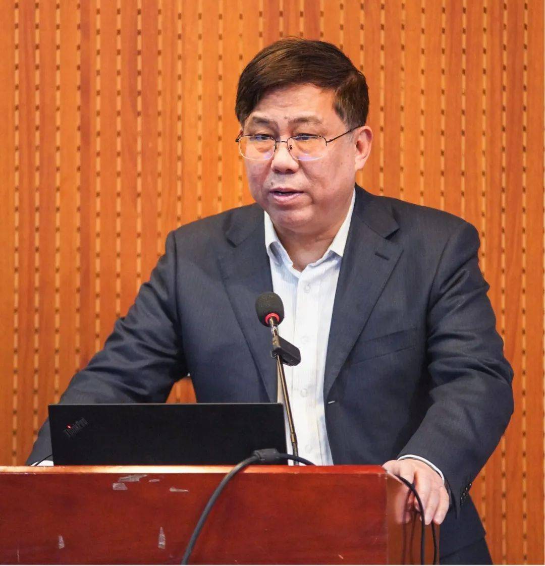 侯鑫副教授,王峤副教授,米晓燕副教授,田健副教授重庆大学——李旭