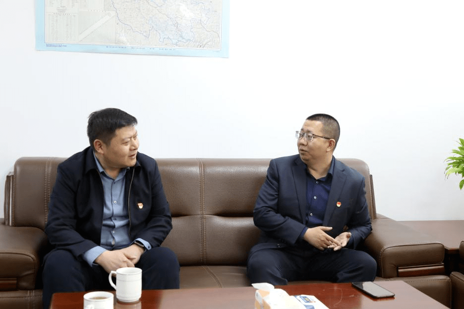 寻计问策 共话发展—果洛州税务局党委书记,局长李玉明走访州人大代表