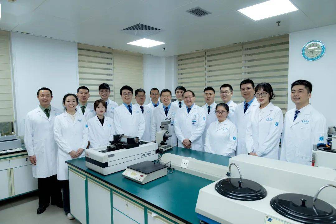 空军军医大学西京医院黄景辉副教授团队合作研究成果在《科学》杂志