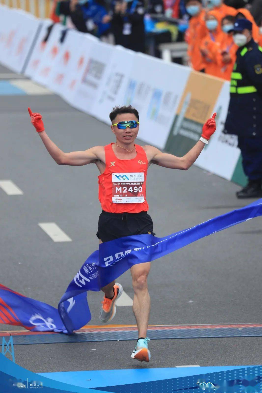 岑万江横琴马拉松以2小时14分56秒,力压外籍选手夺冠!