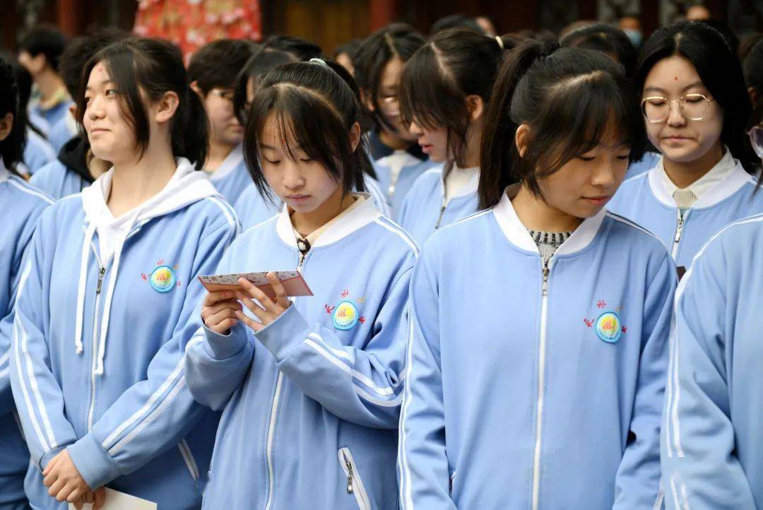 祭祖明志 感恩成长——天水市三中2023届学生成人礼在天水伏羲庙举行