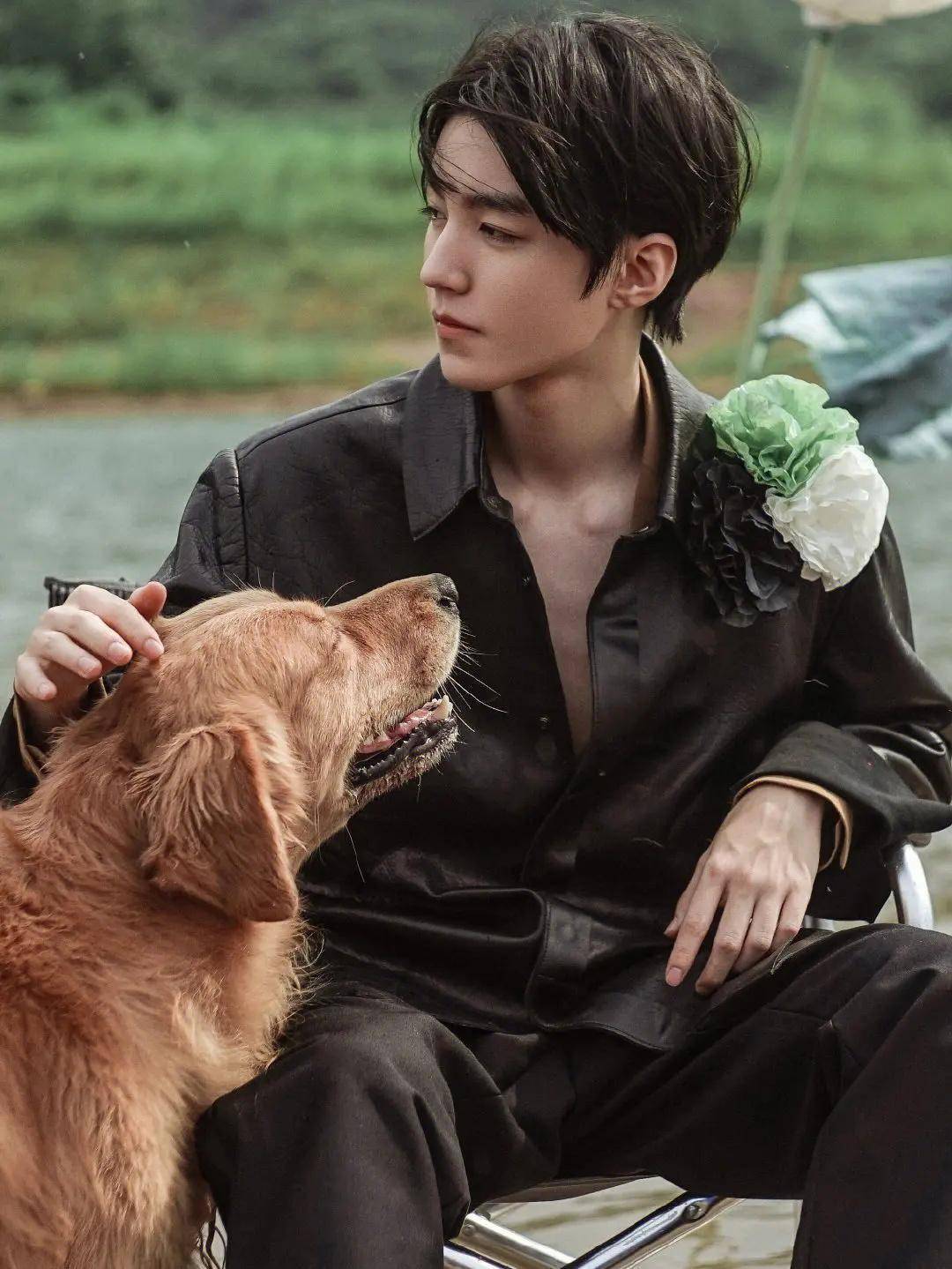 王俊凯录视频,给学弟学妹加油打气,太暖心