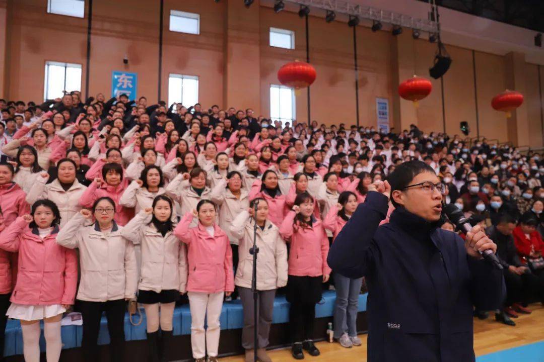 近日,十堰这所学校拍下的一幕,热血沸腾!_学子_激情_梦想
