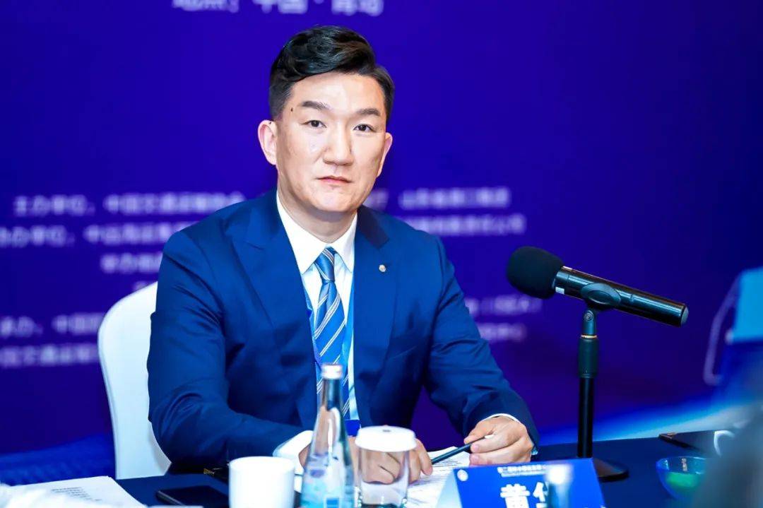 货运班列有限公司副总经理刘斌,浙江欧华供应链有限公司董事长朱国斌