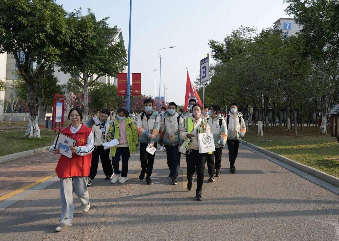 龙城人文我探索 英连学子正青春——柳州铁一中学(初中部)教育集团英