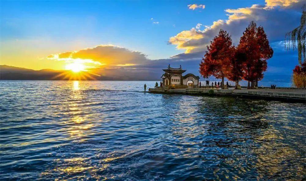 州市互推|【有一种生活叫大理】去有风的地方,奔赴一场春日之约_洱海