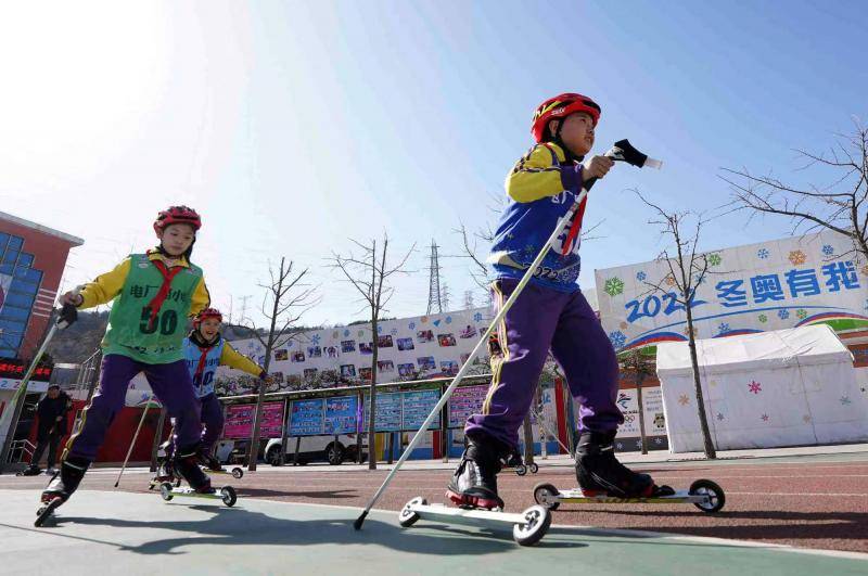 纪念北京冬残奥会胜利举办一周年 石景山区电厂路小学举办模仿冬残奥会