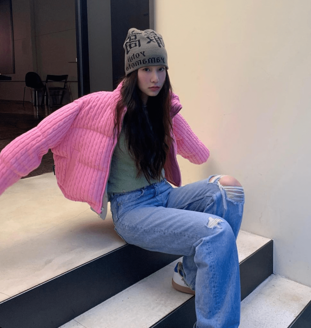 jennie,dua lipa示范上身,这个春天辣妹导师教你如何潮流穿搭牛仔裤!