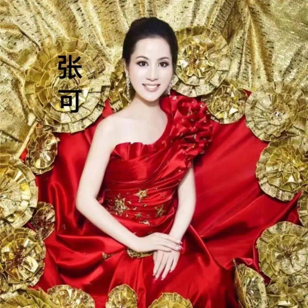 有巢湖市旅游形象大使张可代言的【唐府服饰】来巢湖啦!