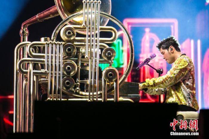 ����һ���ӣ���Ҫȥ�����ݳ����