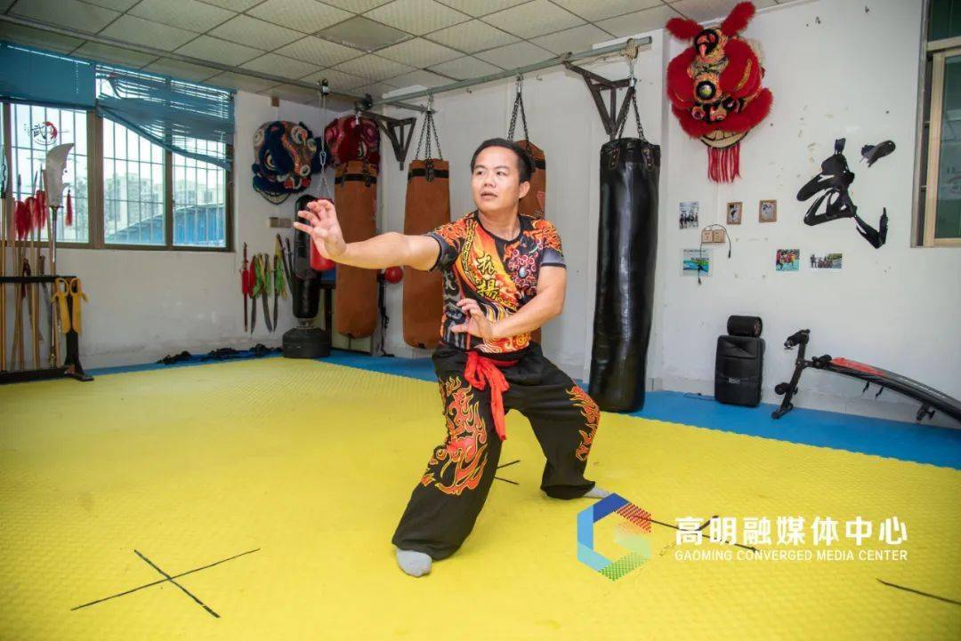 走进高明蔡李佛拳,这份"武功秘籍"了解一下_谭艺_木桩_练习者