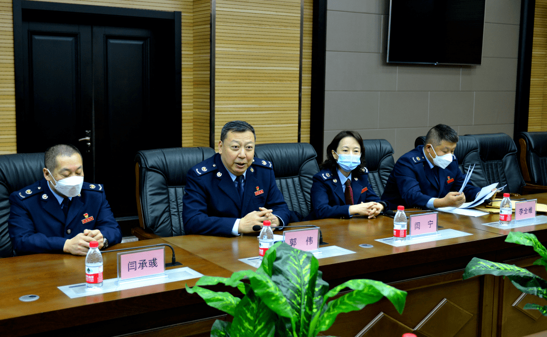国家税务总局哈尔滨税务局第二分局郭伟局长,闫宁副局长等一行五人