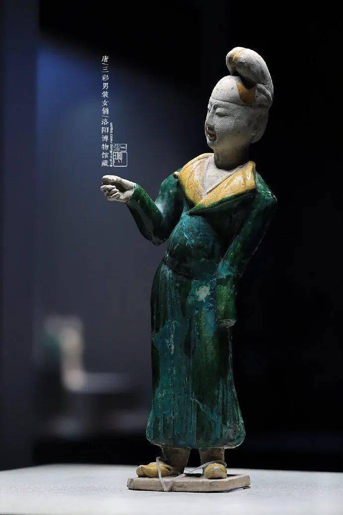 唐 三彩男装女俑洛阳博物馆藏如果唐朝也有妇女节,女子们会怎么冠节