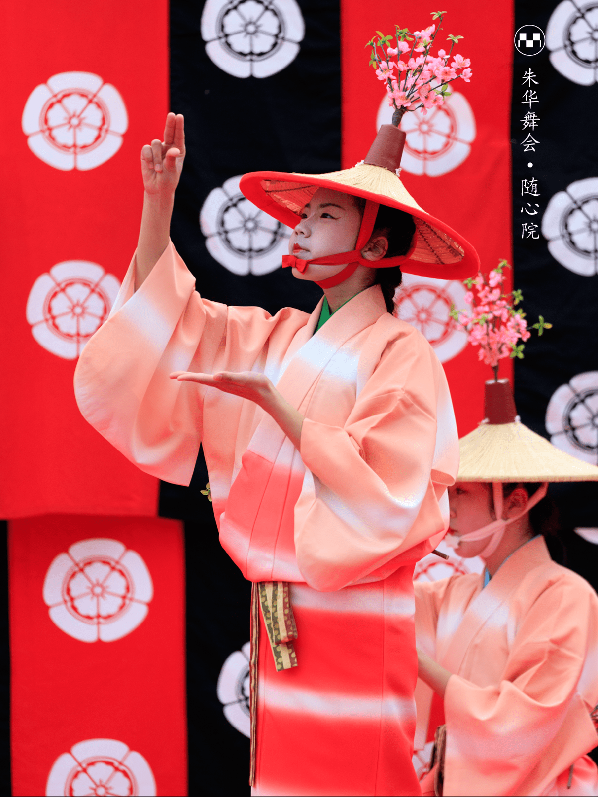 祭典中的她和她和她_女神_衷心祝愿_穿越