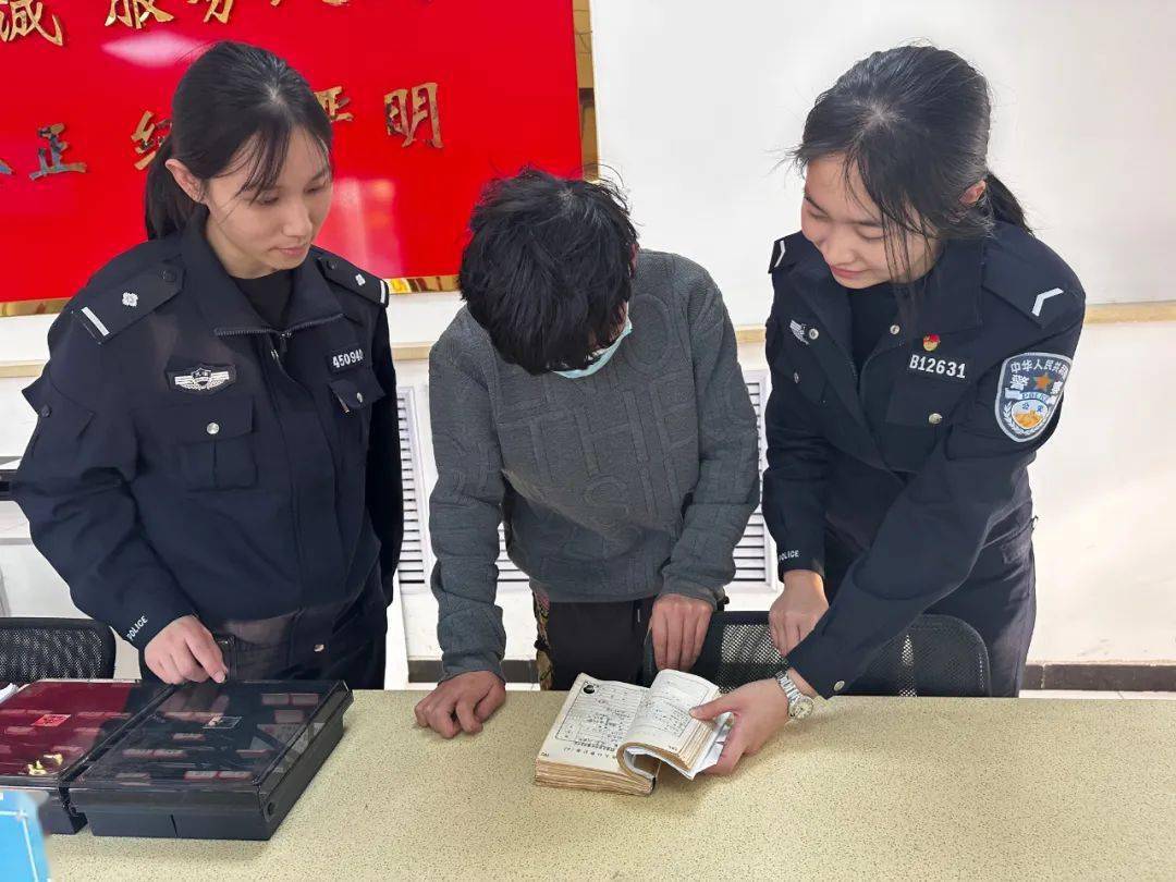 郭鑫(左),张笑颜(右)严谨自律的"孙哥"孙艳利是法制支队的一员,分局