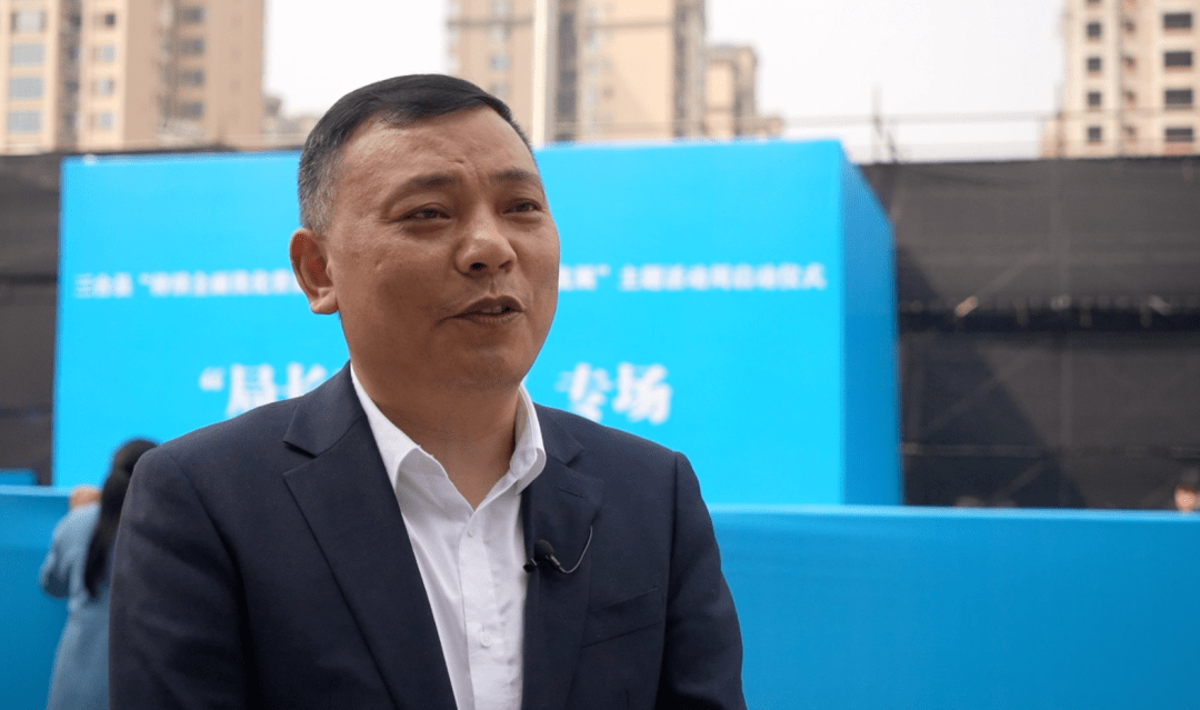 "鸿星尔克(绵阳)实业有限公司生产总监徐志云说道.